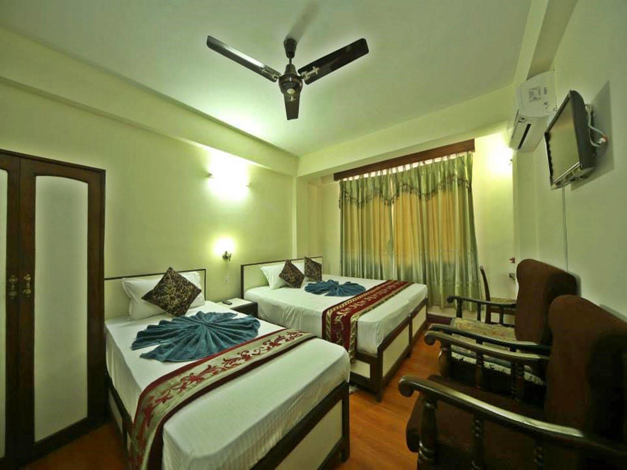 Hotel Pleasure Home Katmandú Exterior foto