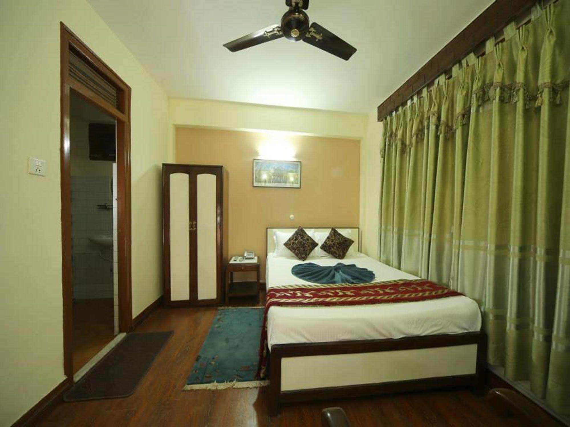 Hotel Pleasure Home Katmandú Exterior foto